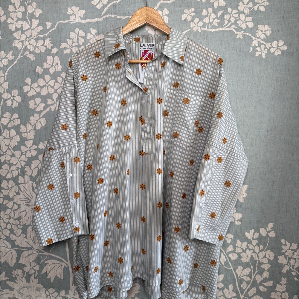 LA VIE Style House Boyfriend Shirt—Green Stripe and Mustard embroidered daisies.